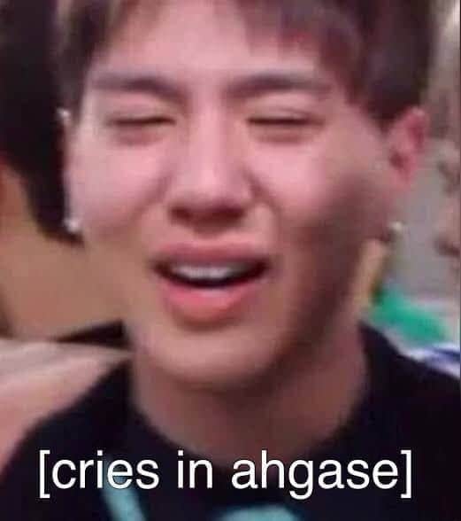kramaloz's tweet photo. Ahgase colapsada porque mark no las peló, y uno aquí a penas apareciendo y dándose cuenta que mark hizo todo este kgadero y no alcanzó ni a quedar en ridículo ignorada porque ya lo acabó #chatwithmark https://t.co/dXFUCeuuEY