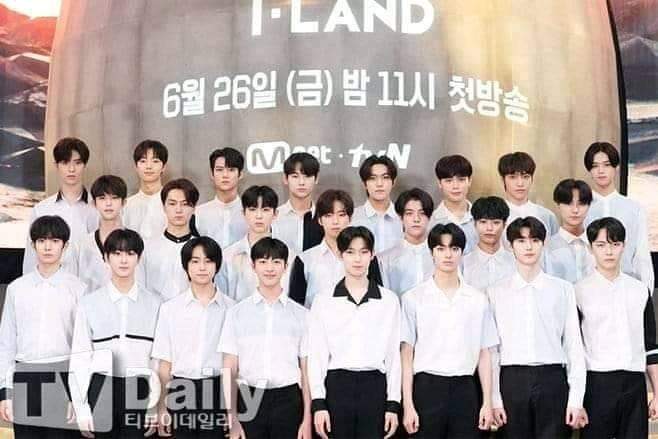 JAYNICHTA's tweet photo. Terima kasih sudah hadir❤
Let's debut!!!
Hwaiting💪😎
#ILAND #I_LAND
#1_MONTH_WITH_ILAND
#HAPPY_FIRST_WITH_ILAND
#HAPPY_ILAND_DAY
@mnetiland https://t.co/koF6D2flug