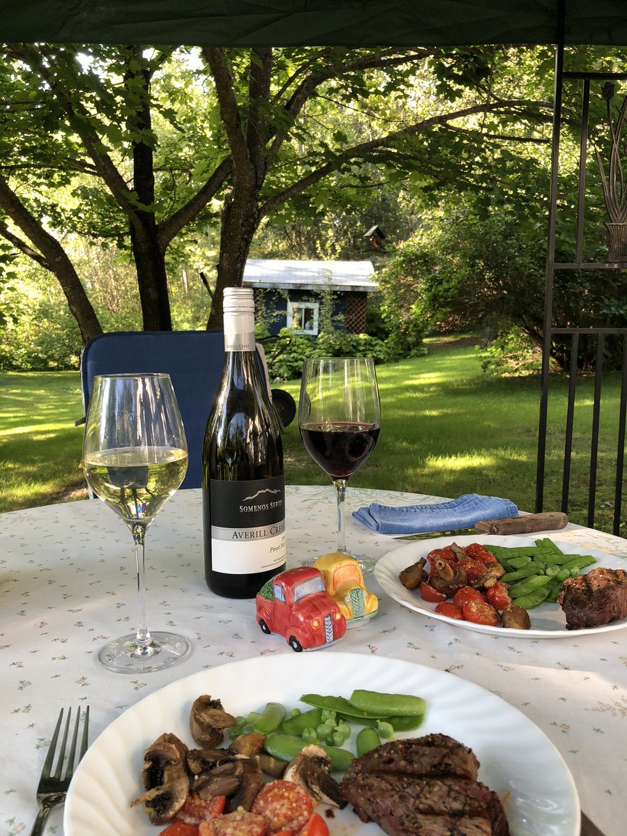 eels100's tweet photo. Dinner outside tonight! No rain in sight. Homegrown tomatoes and peas with a delicious tenderloin steak (from the Cariboo... thanks to Beth and Morgan) .... and some BC Wine ! Life is good ❤️#staycation #bcwine #veggies #bcbeef https://t.co/tuMjEpvxTA