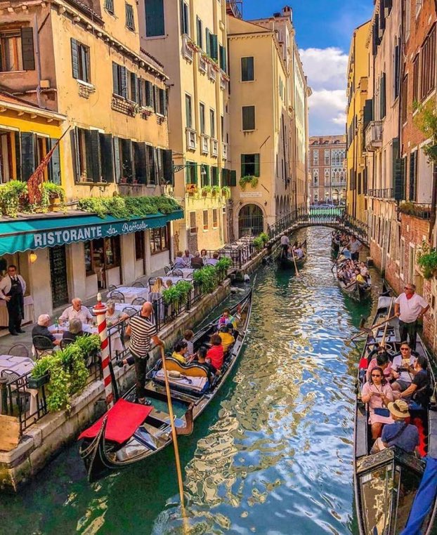 Sugarstyles20's tweet photo. Morning Folks! Here is some travel inspiration.. who would you take along with you to #venice ?
#dreamnowtravelsoon #travel #sundaymotivation #sundaythoughts pc:@ travel #italy @IndradeepKhan @aql24412 @Radhe14851168 @Rupaltierra https://t.co/TItSVs2KqZ