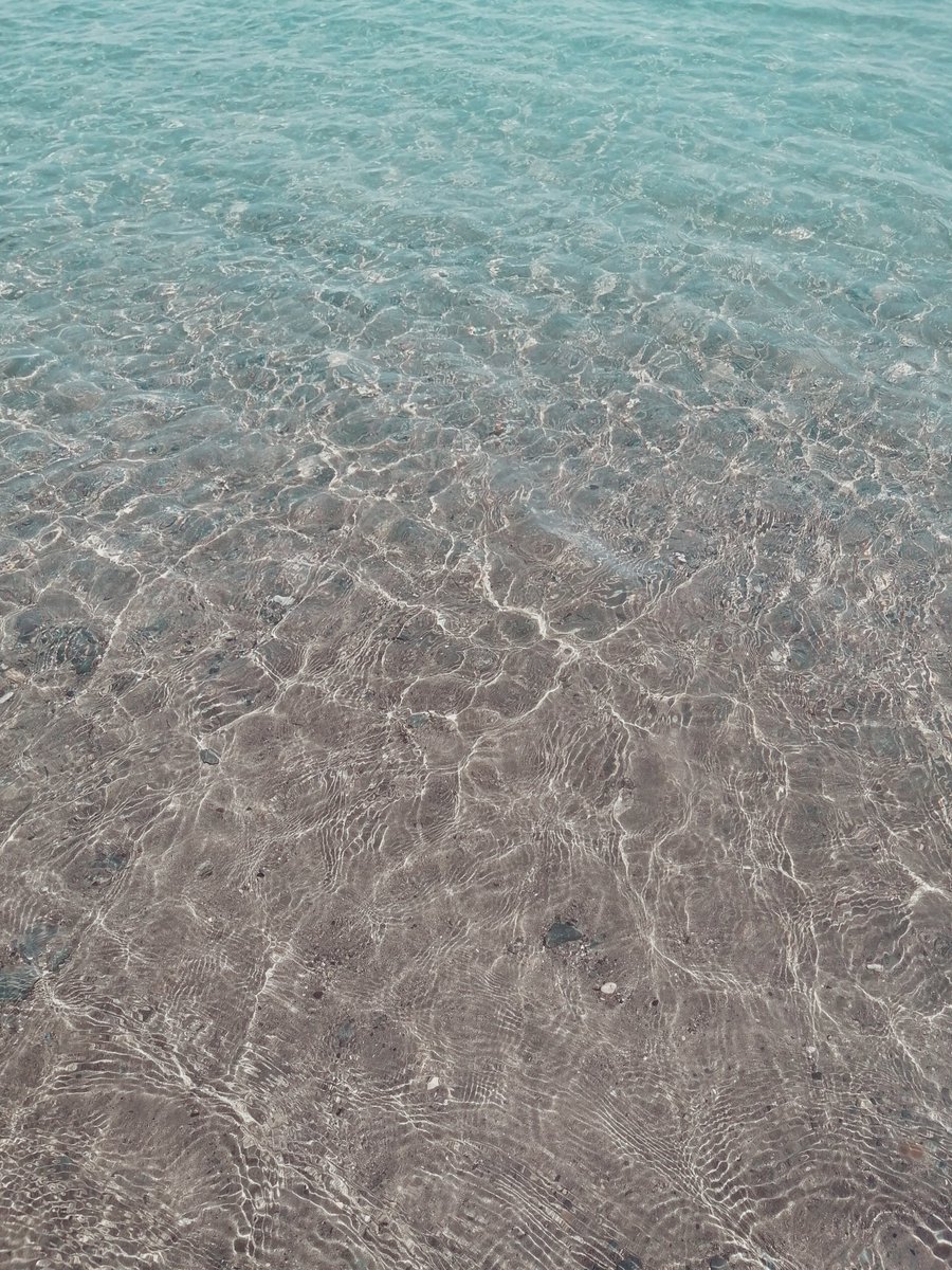 Swimming, social distancing, tanning, thinking, walking, reading, relaxing, wandering #selfiesaturday 🏖️ Part 2