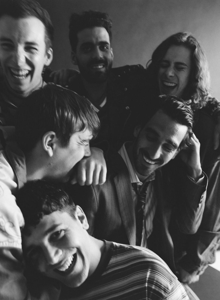 #마티아스와막심 #아트나인 #m_m ⠀ “<마티아스와 막심>은 우정에 관한 영화” -자비에 돌란 ⠀ 이것이 찐케미 ✨ M&M 촬영 현장 비하인드 컷 🎬...