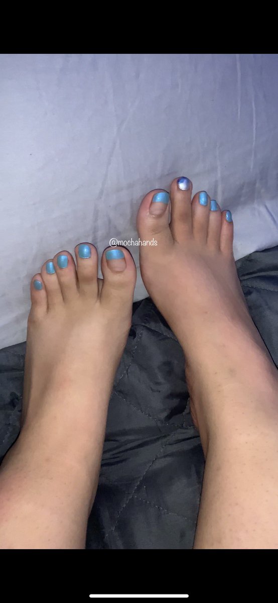 mohcahands's tweet photo. i’m offering $1 per minute foot ignore sessions over on my instagram!!! @mochahands 

findom • findomme • finsub • paypig • feet worship • footdomme • goddess https://t.co/wnN44rWGHQ