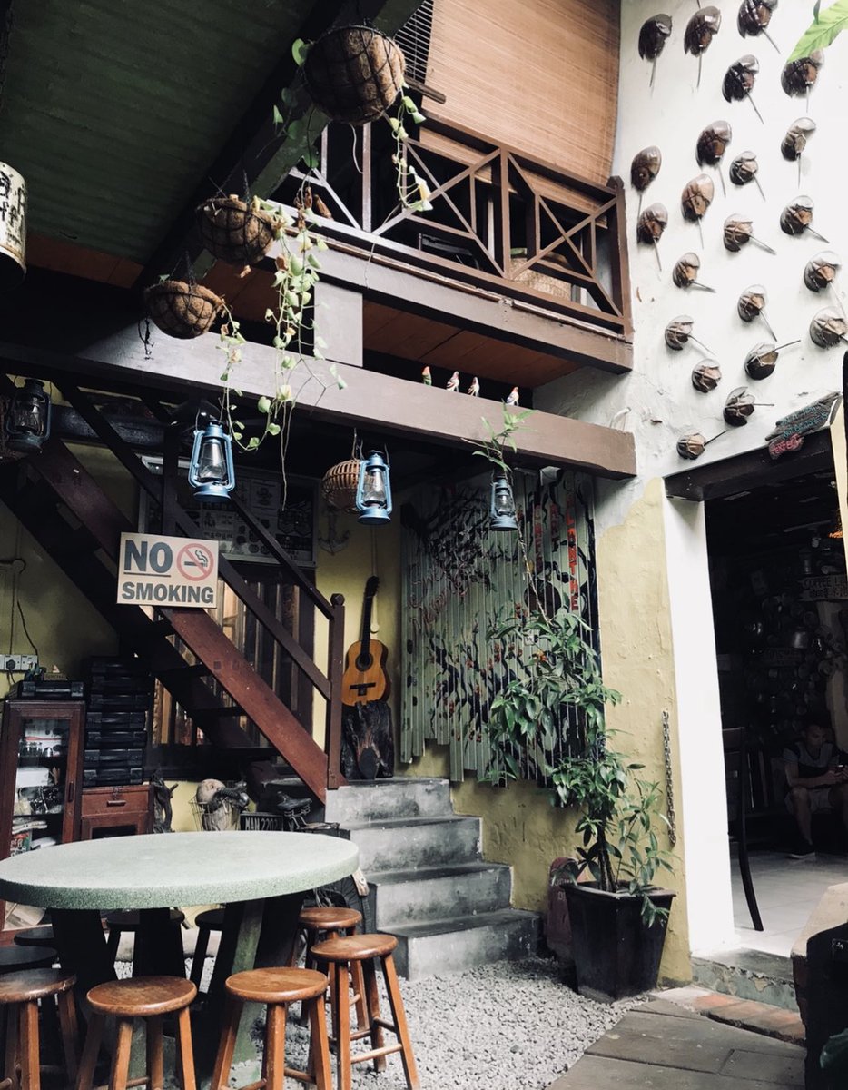 ainashmsddn's tweet photo. Thread Cafe Aesthetic di Melaka + explanations and honest feedback untuk Cafe cafe ni. 

1. Calanthe Art Cafe dekat Jonker Walk. Kalau nak makan heavy, memang sesuai sangat kat sini. Sila try yang dia letak kat menu dia “signature” sebab yang tu mesti rasa dia tak mengecewakan. https://t.co/KXpEJgyboP
