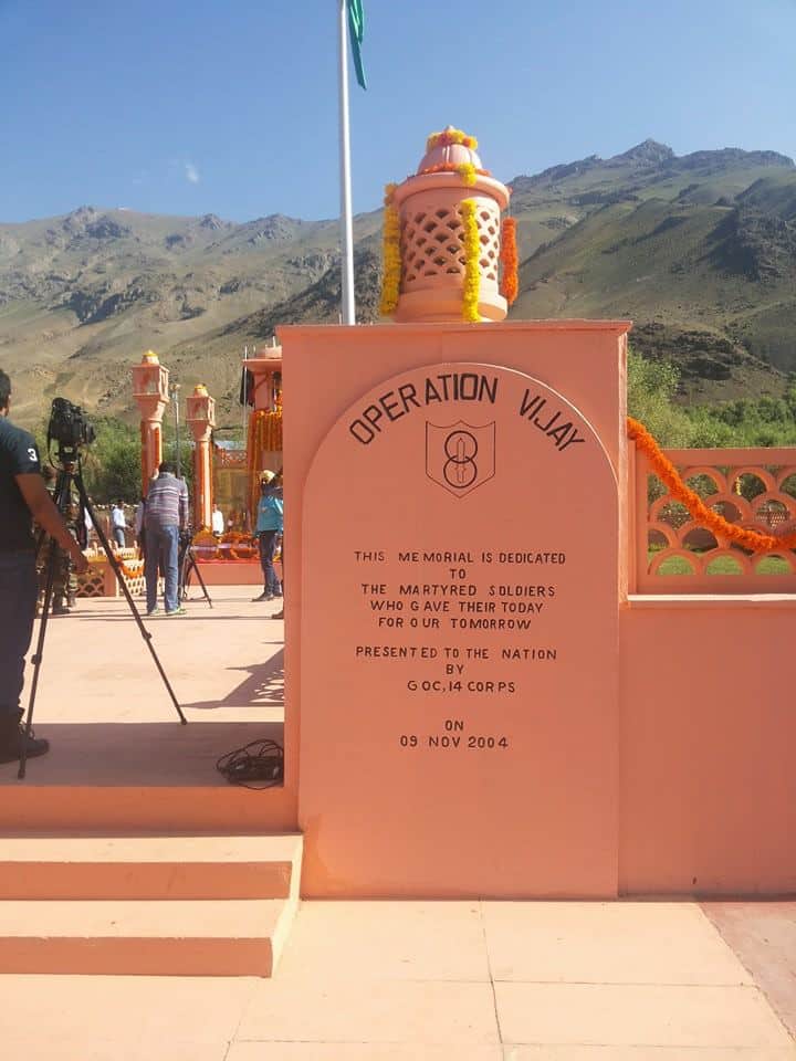 जो शहीद हुए हैं उनकी
जरा याद करो कुर्बानी

Salute the indomitable courage and supreme sacrifice of our brave soliders who valiantly fought in the kargil war &amp; emerged victorious.
Jai Hind.