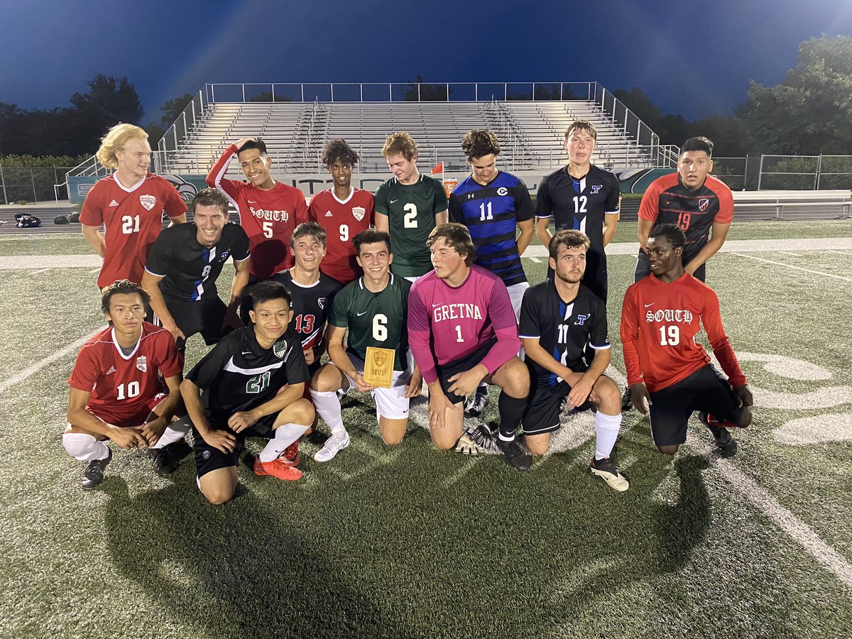 PackersSoccer's tweet photo. Senior Game South Team wins  tonight 3–1!!! https://t.co/sfbDfmqIUr