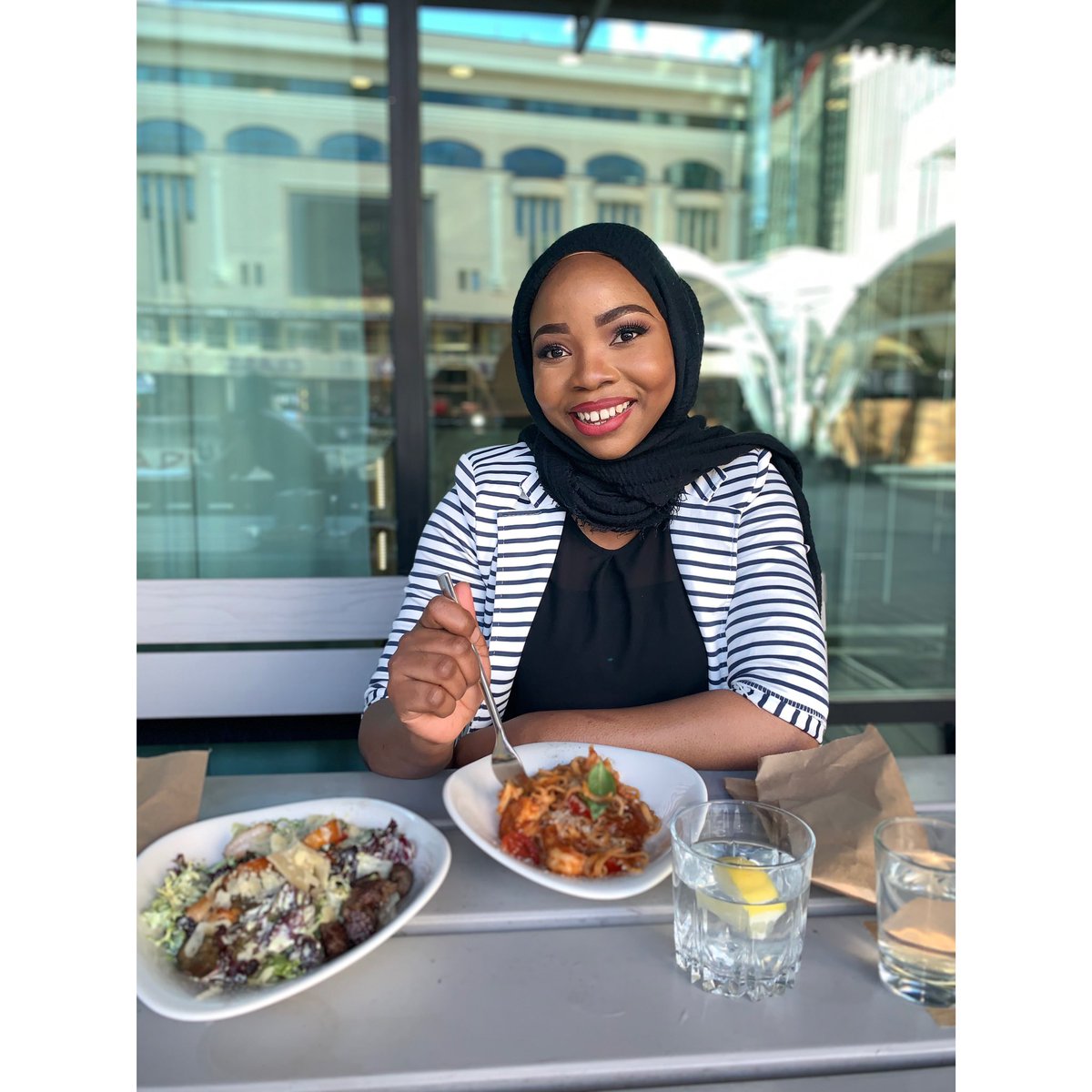Timma___m's tweet photo. Good Morning!☀️🌞😃 
I hope your day is as BEAUTIFUL as my SMILE.
May the Almighty be with those of US going through TOUGH TIMES 🤍🖤
#هيا_الغماس #MTVHottest https://t.co/oQHEnvPPdA