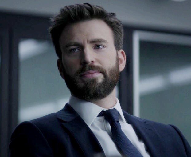 Yay!  It’s  #andybarbersunday AndyBarber ‘unchecked’ as nature (a thread) #emmyforevans    #ChrisEvans