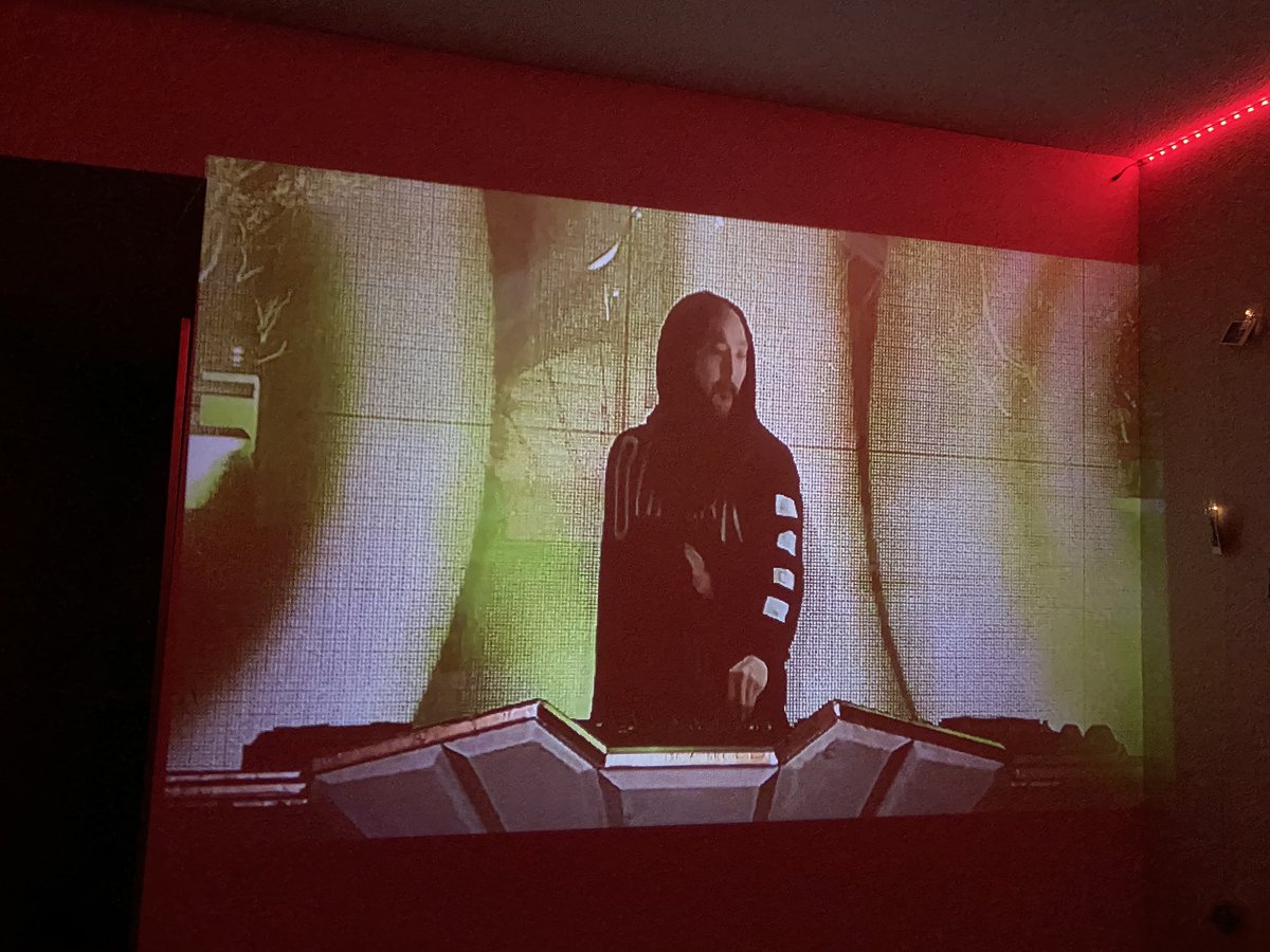 ashrego12's tweet photo. #Tomorrowland2020 @steveaoki https://t.co/pUp6qtQDGs
