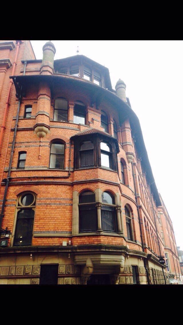 nottmhistory's tweet photo. Watson Fothergill lace warehouse, 1897, corner of Stoney St &amp; Barker Gate. Oriel windows, glazed turret &amp; beautiful twin bartizans (pepper pots) #Nottingham #Nottinghamshire #architecture #Notts https://t.co/D5pwTzUFXb