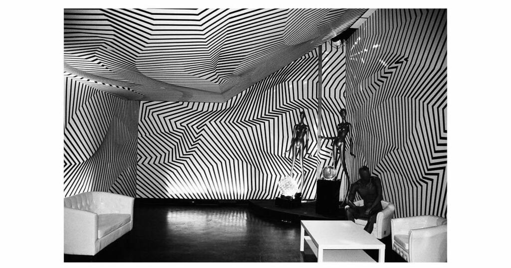 LVElectrified's tweet photo. Neonopolis, Las Vegas, 2018
Does this still exist? @neonopolislv
.
#analogfilm #35mm #analog #film #neonopolis #design #downtown #dtlv #lasvegas #lasvegasoffthestrip https://t.co/jJew4c5O1Q https://t.co/QSkbYdr8ki