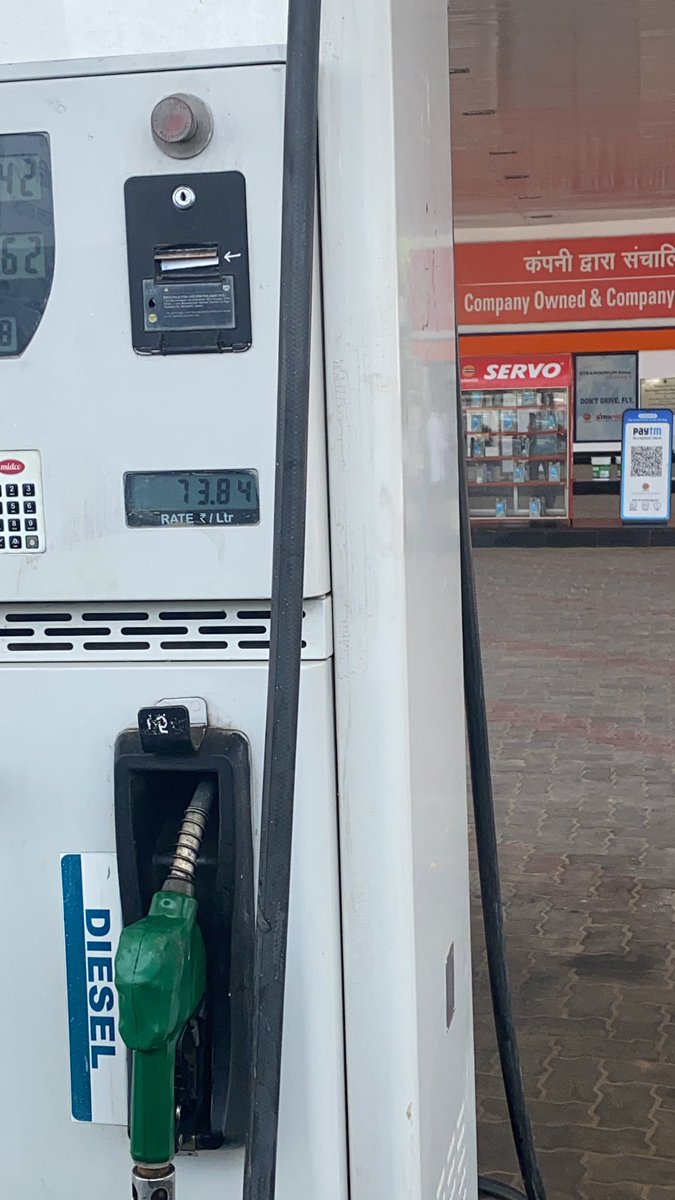 umaidsinghpawar's tweet photo. Haryana Govt is selling diesel #Rs73.84 why Rajasthan govt is charging Rs 82 per liter @SachinPilot @vishvendrabtp @avinashkalla @rahulsinghvi4 https://t.co/NfC1dUuFCV