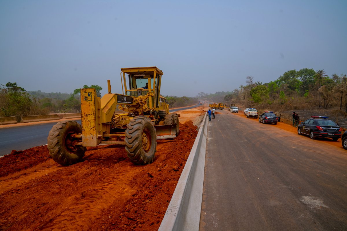 SOUTH-SOUTH BREAKDOWN: TEN ROADS(1) DUALIZATION OF OBAJANA JUNCTION TO BENIN: (SECTION II – OKENE TO AUCHI)Contractor: Mothercat LtdContract Sum: N21.29bnCurrent Completion Level: 48.85%2020 SUKUK Payment: N4.0bnCarriageway & BridgeworksKms Covered (2020): 56.87km