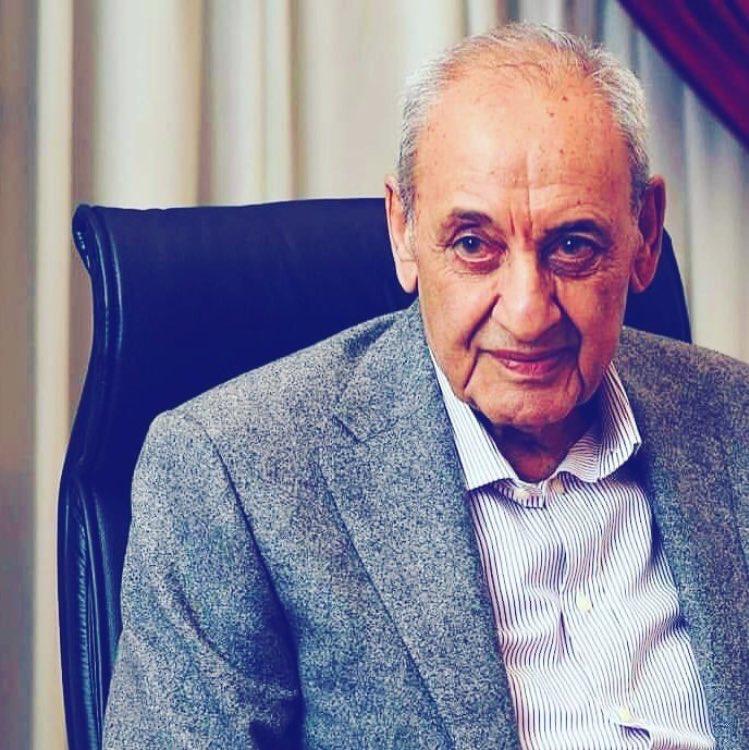 Mhammad_Raad's tweet photo. من نورِ عينيك يسطع نورٌ ينيرُ ليالينا كلما اشتدّ الظلام، منك الجمال و فيكَ البهاء.. و الخير لطالما تدفق من كفيك و كان حصادنا أن نكون بخير بفضلك، فكيف يخفى عنك الخير و ما من خيرٍ الا منك💚

⁧#للنبيه_ربٌ_يحميه https://t.co/wvLxSGUcCd