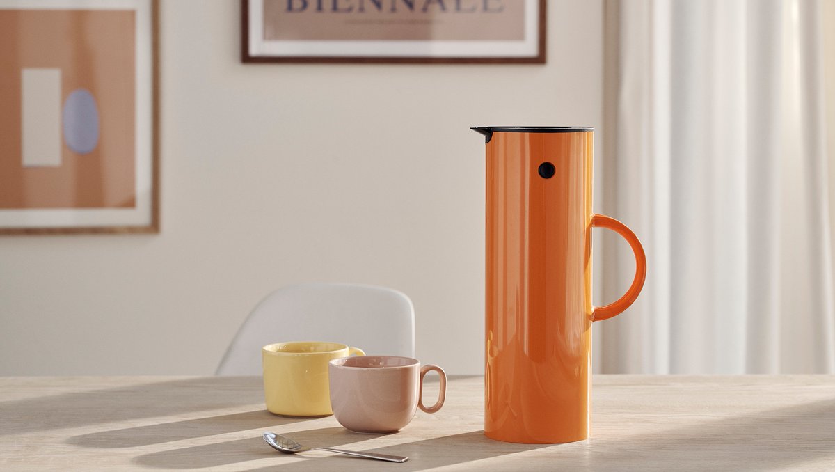 steltondesign's tweet photo. Lazy summer Sunday … the EM77 vacuum jug will keep the coffee or tea warm for both early risers and the ones getting up much later.
#steltondesign
__
#em77 #iconicdesign #vacuumjug #scandinavianclassic #danishdesign #lazysunday https://t.co/9FpkPorsP2
