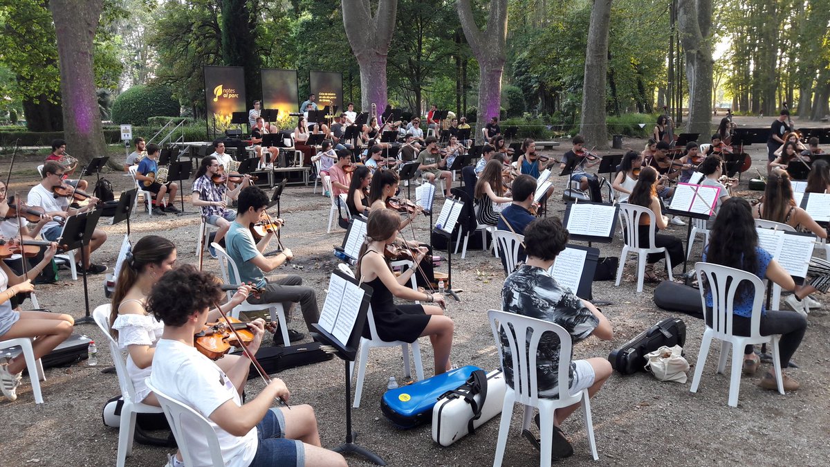 jocg_cat's tweet photo. Assaig obert a la plaça de les botxes dins el cicle Notes al Parc

Avui a les 19h, concert a l'@auditori_gi, entrades a 3€:

https://t.co/eKSnQxRqMa https://t.co/WglvVhUZMR