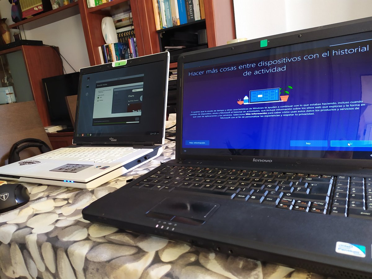 TutosySoft's tweet image. Es lo que tienen los portátiles, puedes estar formateando los dos a la vez sin problemas de espacio. 
#Windows10
#linuxmint20