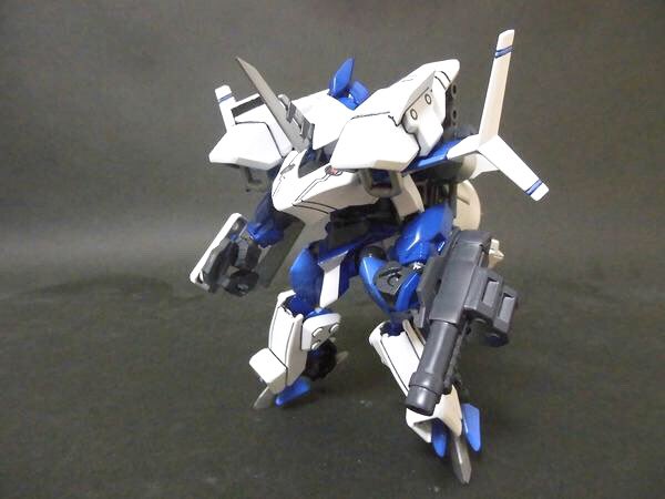 ayaka_works's tweet photo. 最初のLBXVにスパロス枠で参加した機体です。
LBX バル・ステーク
単体でチャージランスの運用を可能にしたLBX。
まあ、某折れた件第四形態なんですがw
#過去作を3枚で再UP
#LBX
#LBXV
#ダンボール戦機 https://t.co/Hn8pAc4tMF