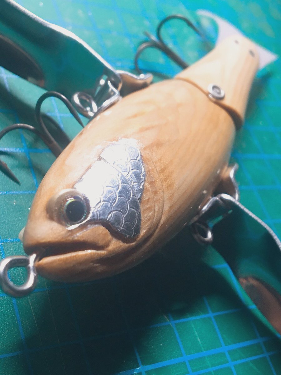 𝓶𝓲𝓷𝓸𝓷 試作で作ってみた羽根モノで一匹 超絶土砂降りの中バコッとバイト ハンドメイドならサイズ関係なく嬉しい Nfbsないちゅーん Minonmaker Bassfishing ハンドメイドルアー バス釣り 羽根モノ