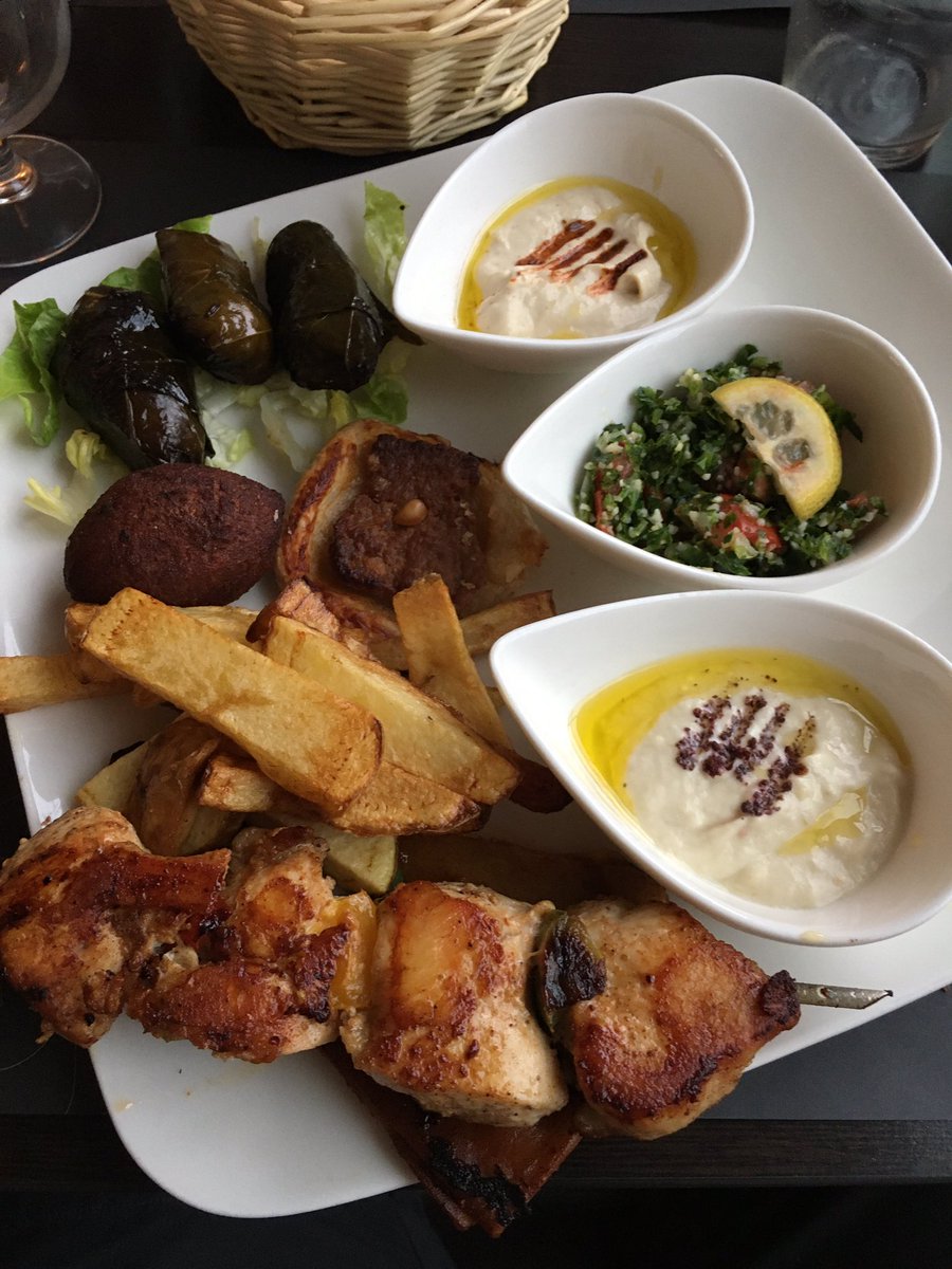 douggraphics's tweet image. Hier on a testé la cuisine Syrienne et Libanaise de #Rozana à Amiens, miam !