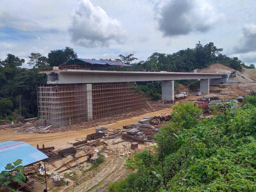 (6) CONSTRUCTION OF IKOM BRIDGE IN CROSS RIVERSTATEContractor: Setraco Nigeria LtdContract Sum: N8.91bnCurrent Completion Level: 45.02%2020 SUKUK Payment: N2.0bnBridgeworksKms Covered (2020): 1.20km