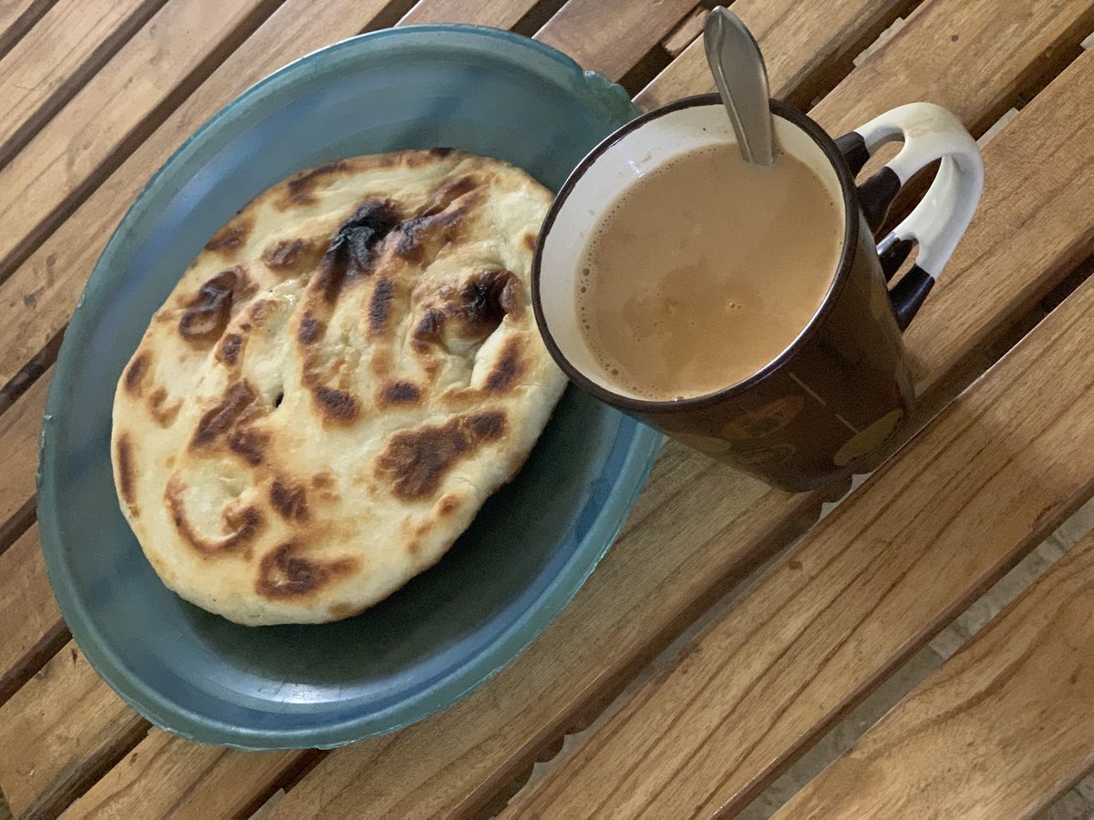 Shiffa_ZY's tweet photo. Peshawri Nashta: Tandoor ki fried roti with Chai 😍 

Post photos what your today’s nashta looks like... 
#HappyNashta https://t.co/HG2atDyRKX