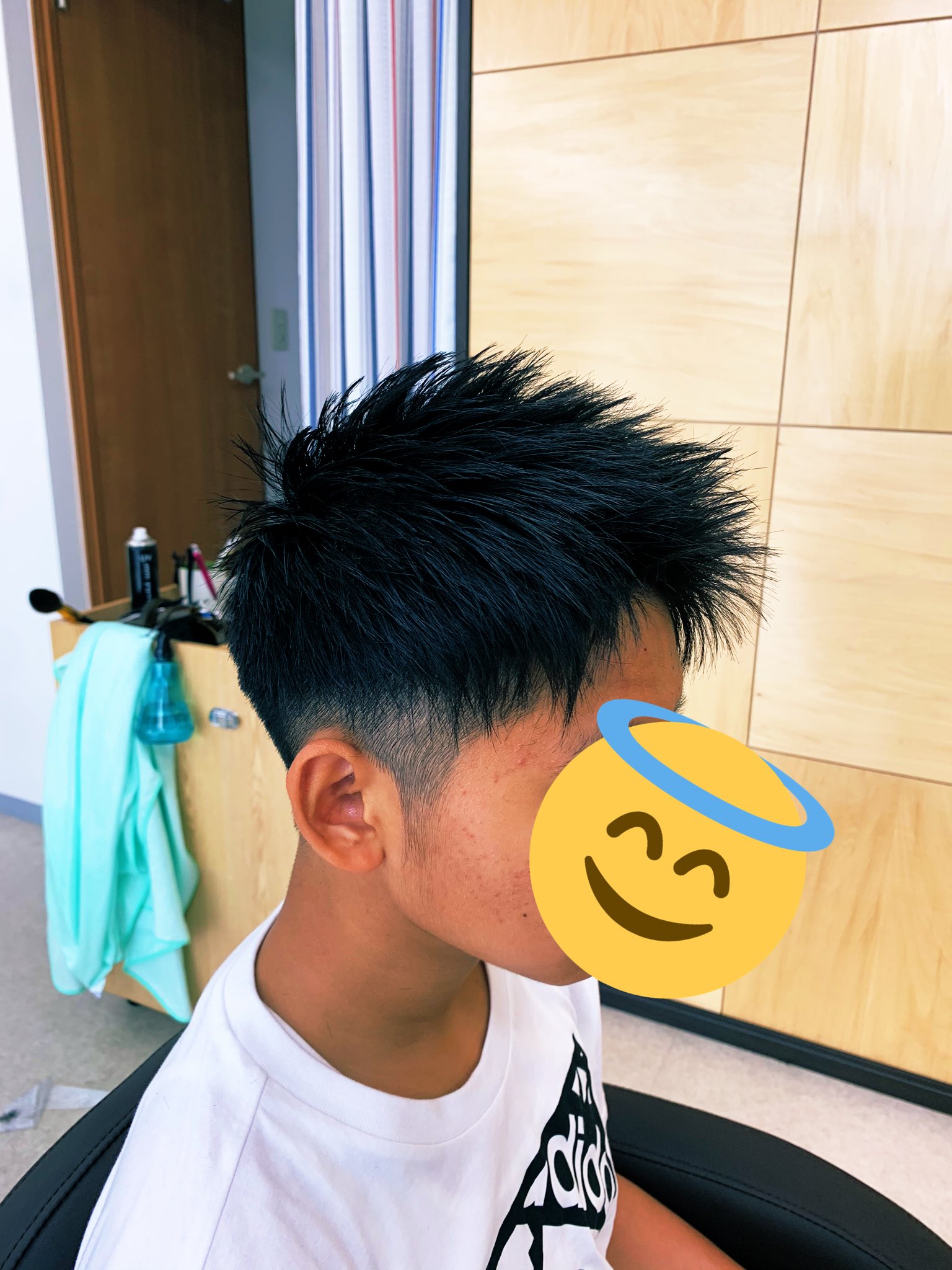 デザインカット専門店 Cut Up 祝日平日問わず午後は比較的空いていてます 15時くらいから 写真は高校生のジェットモヒカンです ツーブロックなしでも可能なヘアスタイルです 校則がある学校の方は一度ご相談ください ジェットモヒカン カットアップ