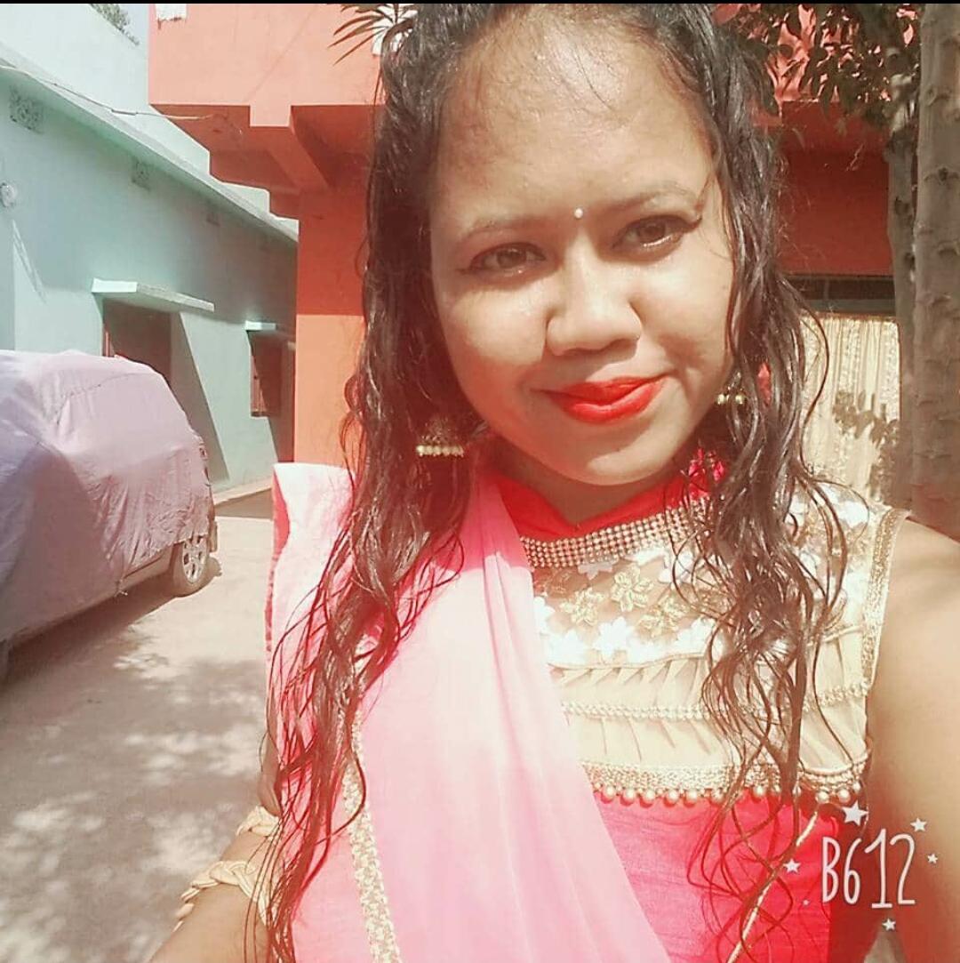 आवाज़ उठाने वाली आदिवासी बेटी बबिता कच्छप और उनके साथियों को गुजरात ATS ने गिरफ्तार किया 
आखिर कबतक सरकारें आदिवासियों पर झूठे इल्जाम लगाकर उनके आवाज़ को दबाती रहेगी,समस्त आदिवासी कबिलाईओं सेअपील है सभी बबिता दी के निस्वार्थ संघर्ष के लिए लगातार ट्वीट करें 
#ReleaseBabitaKachhap