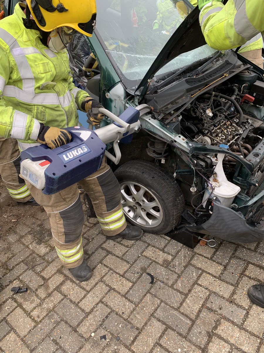 Bluewatch_Ryde's tweet photo. A few pictures from our last couple of days on Blues. #Training #HydrantTesting https://t.co/45WHwG7854