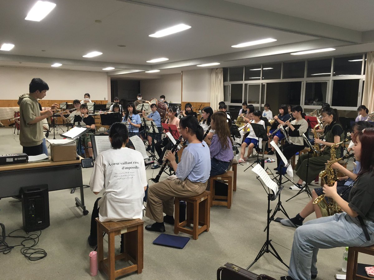 mYX8mgEVMibpDlr's tweet photo. ついに始動！！！
豊橋吹奏楽団です。
豊橋市の音楽好きが集まってます！
初練習は明るい雰囲気で楽しかったですよ！
随時団員募集してます。入団を希望の方、詳細を知りたい方はDMください。
待ってます^_^
#豊橋
#豊橋吹奏楽団 https://t.co/IFO39F2gMn