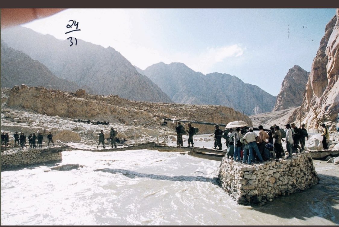 RealNidhiDutta's tweet photo. Behind the scenes... making the mammoth that was #lockargil 🇮🇳 #KargilVijayDiwas2020 @SunielVShetty @juniorbachchan @duttsanjay @ajaydevgn @SaifOnline @adgpi #jpdutta https://t.co/HSs4haYfzY