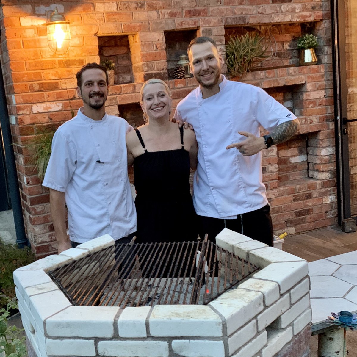 GordoManchester's tweet photo. First day out post Covid yesterday to a supper club run by Sian and Martin @Moregeous in their fab house, Spanish theme; @LottieMoore dragged me out, with Leon. Met Jay Lau and Gemma Nunn. Well run, safe. Paella was great! Woke up with a bit of sunshine in my soul today. ✌️👏 https://t.co/uLOiMOVPjb