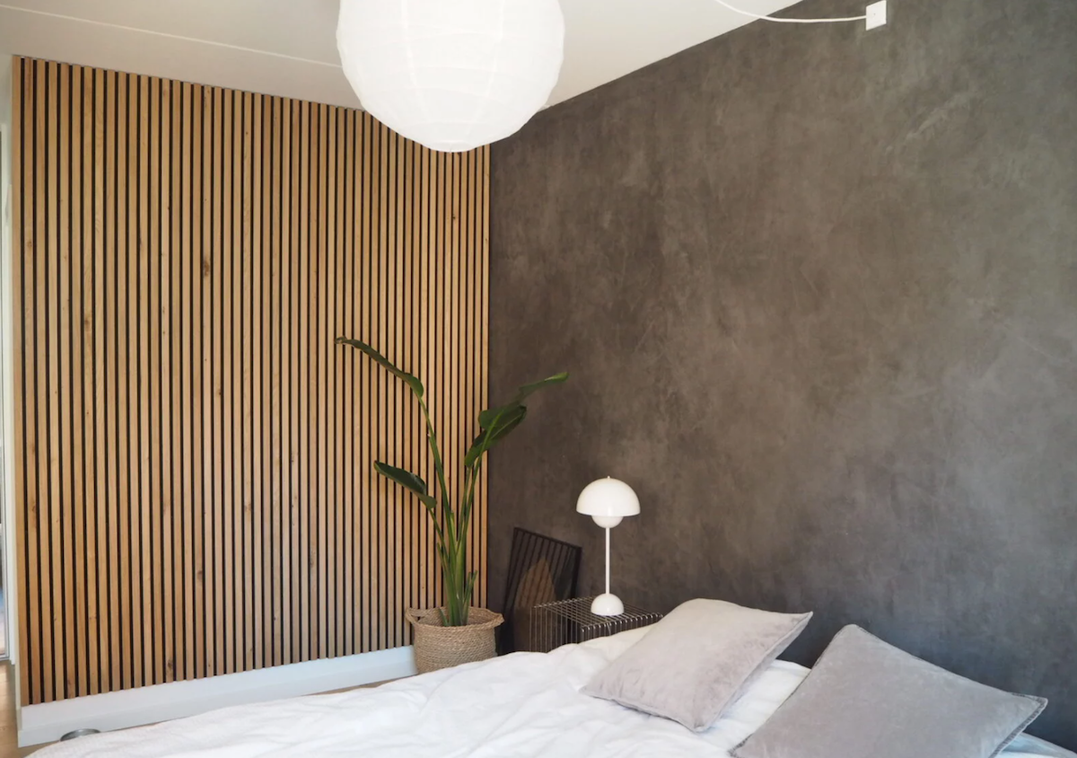 Dit is dé nieuwe #interieurtrend! Deze mooie houten #wandpanelen zitten bevestigd op stevig #vilt. Eenvoudig op maat te maken en te monteren. Een goed uitvoerbaar DIY project dus! Bekleed een wand, creëer een accentmuur of maak een hoofdbord achter je bed buff.ly/3fiCr0K