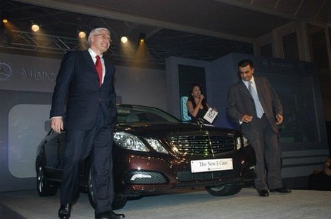 IM_Ent_events's tweet photo. #walkdownmemorylane • Mercedes Benz E-Class launch 2009 •

The new E-Class was launched in Mumbai in an event that was organised by IM Entertainment. Auto Hangar head honcho Mohan Mariwala was present along with Dr. Wilfred Aulbur, CEO of MBIL, who unveiled the car • https://t.co/obovxOYES1
