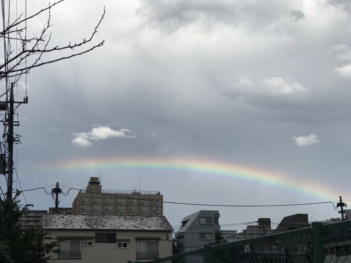 luckyriver12's tweet photo. 東の空に #虹 🌈 https://t.co/d2d8HHRPg7