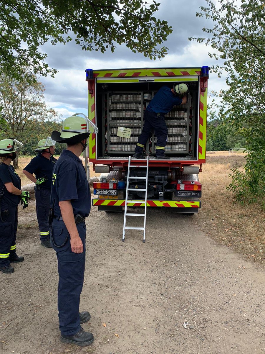 FW_Stierstadt's tweet photo. #Einsatzübung
Sa. 25.07.2020
Wasserförderung über lange Wegstrecken.
#StierstädterHeide - #Käsbachtal - #B455
1700m mit #TS und Fahrzeugpumpe überwunden.
#Halbtagesübung
#StarkesTeam
🚒🚒🚒🚒🚒🚒🚒🚒🚒 https://t.co/0juW2bniuT