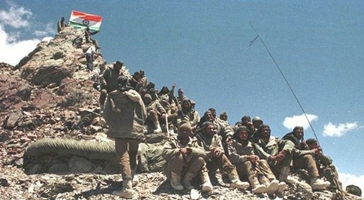 swain_tarun's tweet photo. #VijayDiwas #21YearsOfKargilWar
"Who Dares, Wins!"
#IndianArmy salutes the supreme sacrifice of the gallant soldiers who laid down their lives in the Line of Duty during "Op Vijay"
"I like the fear in the eye of enemy"
#ForeverVictorious
@adgpi @IAF_MCC
#JaiHind 🇮🇳🇮🇳🇮🇳 https://t.co/5y74xQ1oob
