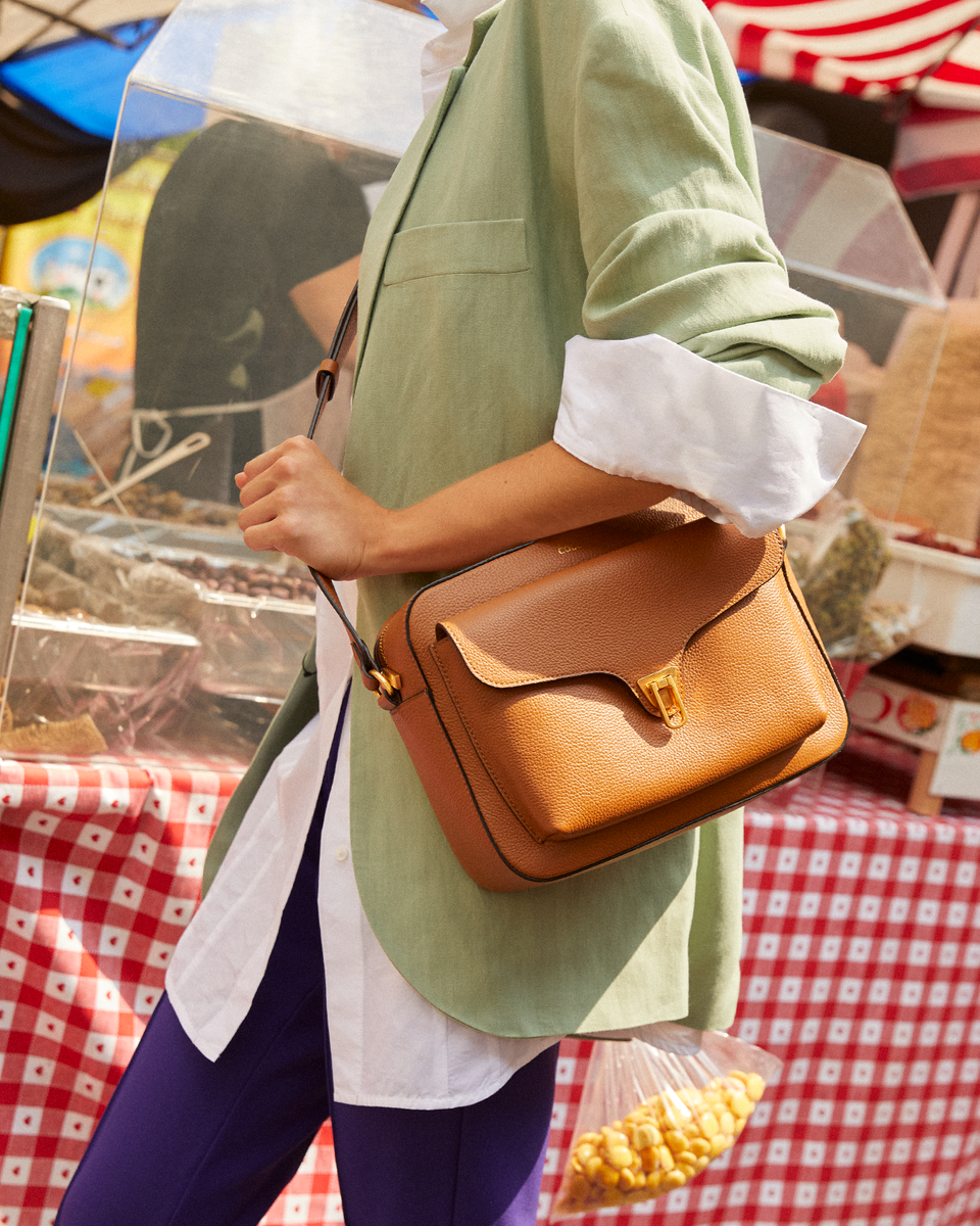 Coccinelle1978's tweet photo. The Beat bag just got bigger: the easiest style companion.
#Coccinelle #Precollection #FW2020 #CoccinelleBags #Beat #BeatBag https://t.co/T3JOYNNS7t