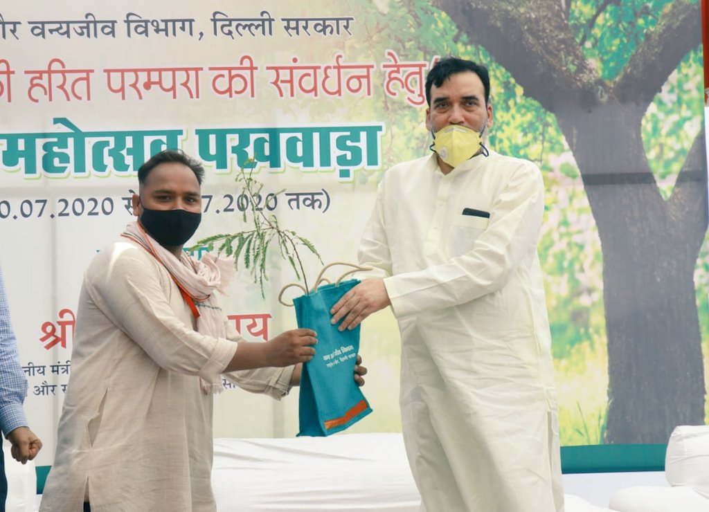 AapKaGopalRai's tweet photo. पौधे लगाओ, पर्यावरण बचाओ अभियान के तहत पूरी दिल्ली में "वृक्षारोपण पखवाड़े" के दौरान 8.5 लाख पौधे लगाए गए।

इस साल पूरी दिल्ली में 31 लाख पौधे लगाए जाएंगे।

दिल्ली के सभी विधानसभाओं में माननीय विधायक एवं सामाजिक संगठनों द्वारा वृक्षारोपण कार्यक्रम का आयोजन। https://t.co/YK86zZzOpc
