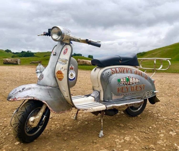 Vespa&Lambretta pics (@vespapics) on Twitter photo 