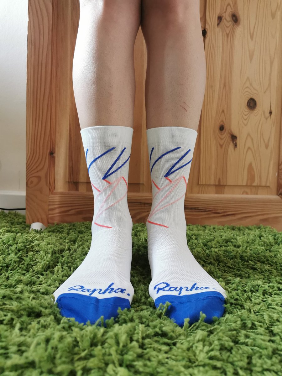 Oog's tweet image. New sock day 🧦 #sockdoping #womens100