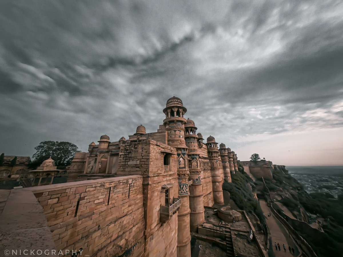 nickography_'s tweet photo. Gwalior fort 
#hometown #India #mptourism #tourimofindia #IncredibleIndia https://t.co/pvqIP3kwOD