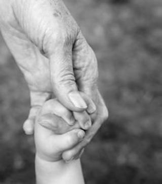 79Ruthy's tweet photo. Los abuelos dejan una huella en el corazón que perdura en el tiempo. #DiaDeLosAbuelos #losabuelosdeberiansereternos #losabuelosnuncamuerensolosehaceninvisibles #amordelbueno #alwayswewillbeone #vivetussueños https://t.co/9jWHegq2gE