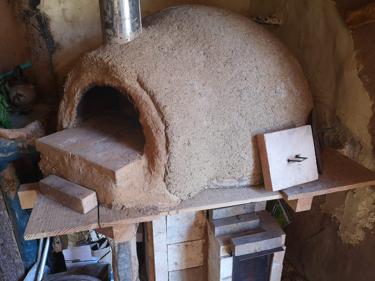 AgirLowTech's tweet photo. [Four à Pain Rocket]

Un four à pain d'intérieur pour : cuire pains, pizzas, quiches et tartes, sécher ses fruits, chauffer son habitat.

Voici le premier modèle que l'on veut documenter en open-source.

#lowtech #opensource #fourapain

https://t.co/g4JVDiy1qA https://t.co/jvGuZQLLOd