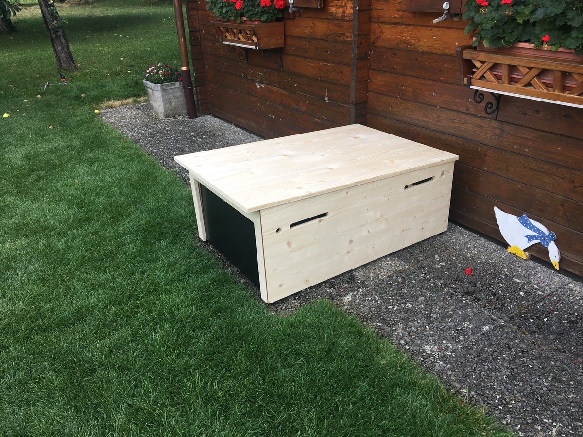 vielen Dank für Ihren Auftrag und für den liebevollen Empfang in Ihrem Haus!

Sie haben die erste Flachdach Garage aus Holz mit mechanischem Tor für den Rasenroboter Automower 535X AWD

Danke Familie Messerli und Grüsse nach Boudry
#husqvarna #automower #gardena #mährobotergarage