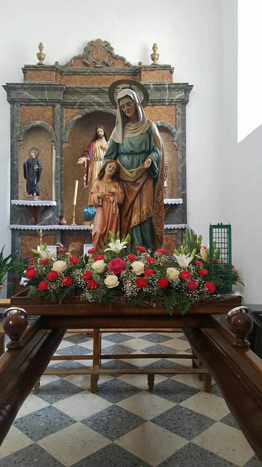 Este año no hay fiestas  pero nuestra Patrona sigue presente en la fachada de nuestra Iglesia  y en el municipio,feliz Santa Ana a todos los salareños y en especial a todas las Anas!
#orgullosalareño #patrimoniomágico