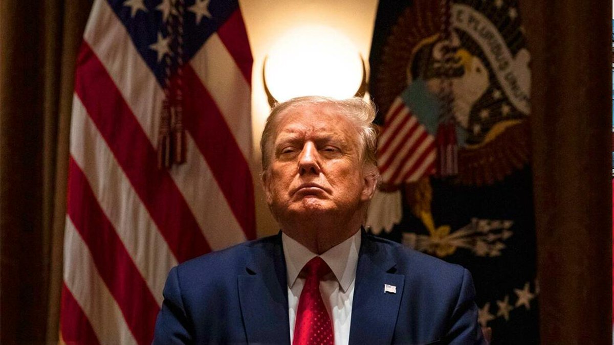 WhatstrumpuptoW's tweet image. [Julian Heißler] Donald Trump 100 Tage vor der Wahl: War&apos;s das schon? #DerChef #USA #VereinigteStaaten #DonaldTrump whatstrumpupto.wtf