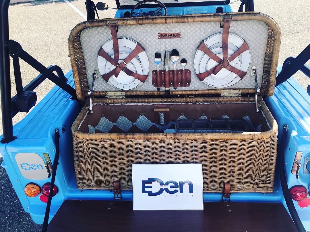 2CV_MEHARI_CLUB's tweet photo. Dernier jour pour venir découvrir notre #mehari 100% électrique EDEN équipée d’une malle pique-nique et d’un intérieur en osier ainsi que notre #2cv Retrofit 😁

RDV sur le Circuit Paul Ricard pour les 10 000 tours du Castellet 😉

#kitdeconversion #electrickit #conversionkit https://t.co/OpRsSvFeov