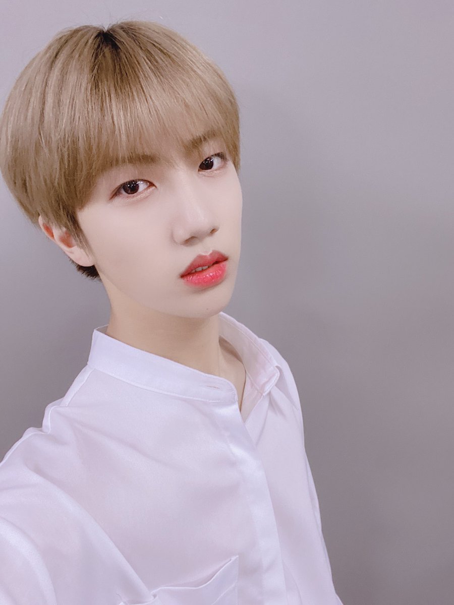 CRAVITY_twt's tweet photo. 몇 번의 꿈을 더 꾸고 러비티에게로,,ㅎ 얼른 이 ��간들이 지나고 보고 싶네여 오늘 스페셜무대도 준비 열심히 했으니까 꼭 본방사수 해주세영 사랑해여❤️❤️ #원진 #드림콘서트 https://t.co/QXErRcfy9m