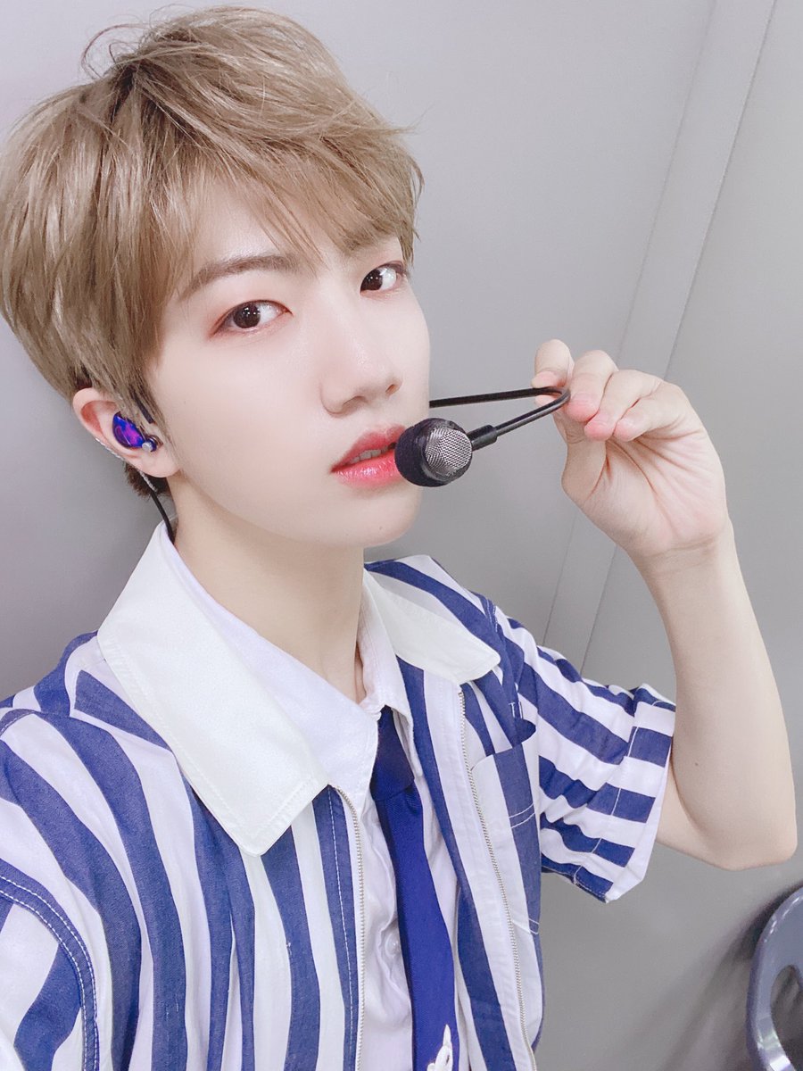 CRAVITY_twt's tweet photo. 몇 번의 꿈을 더 꾸고 러비티에게로,,ㅎ 얼른 이 ��간들이 지나고 보고 싶네여 오늘 스페셜무대도 준비 열심히 했으니까 꼭 본방사수 해주세영 사랑해여❤️❤️ #원진 #드림콘서트 https://t.co/QXErRcfy9m